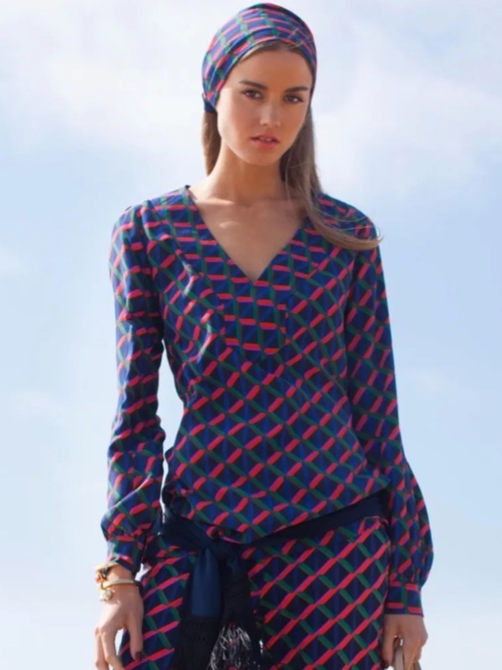 Trina Turk Alisha Geometric 100% Silk V-Neck Blouse